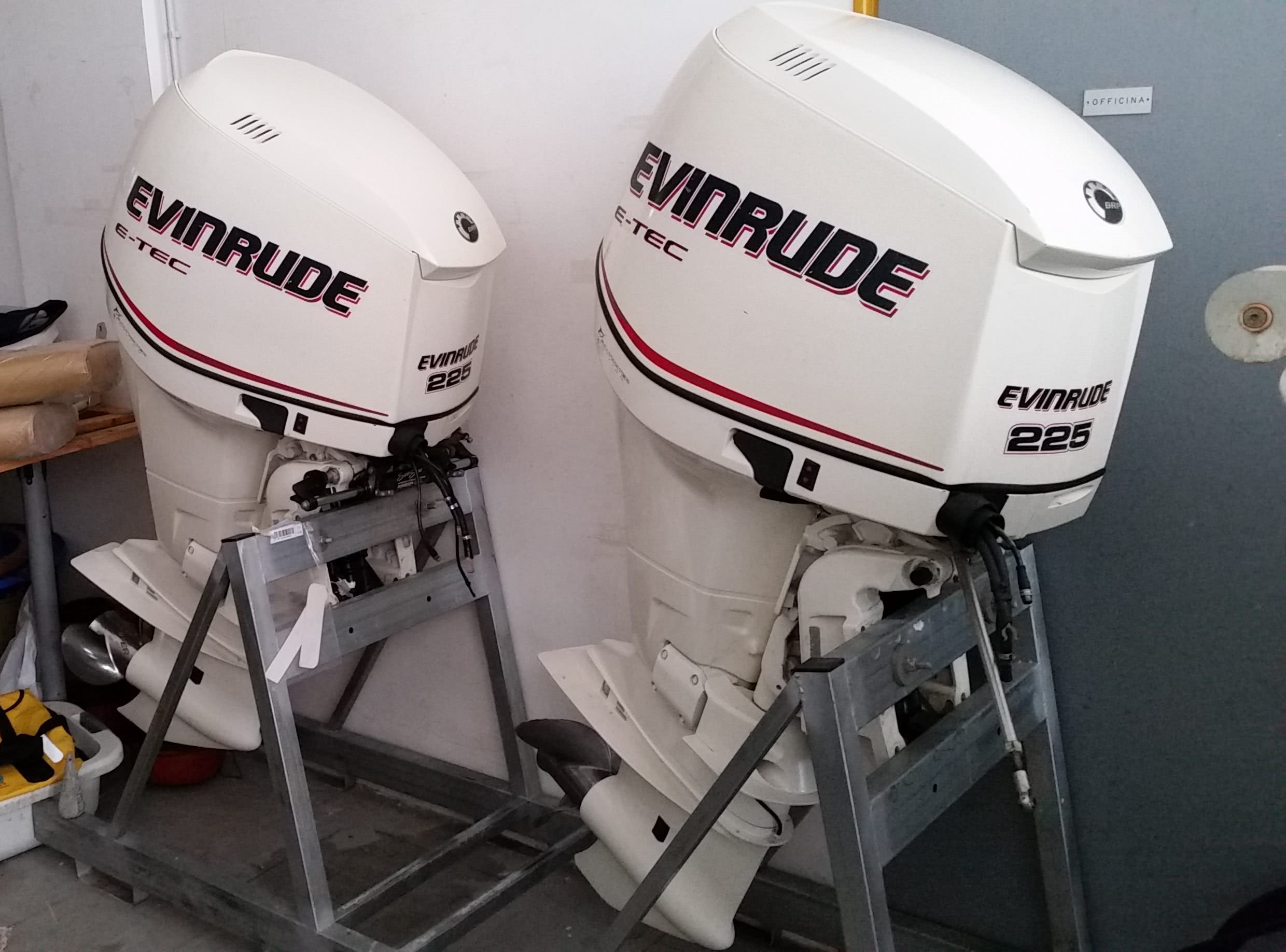 USATO - Coppia 225 HP Evinrude E-TEC